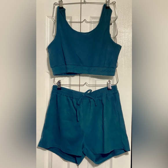 3 pack crop tank and shorts lounge set - Picture 3 of 4